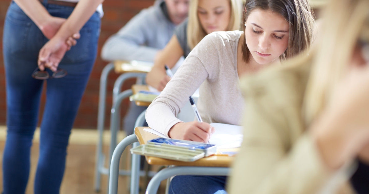 Exames do BAC: Estudantes Escolhem Hoje Seus Perfis e Especializaes