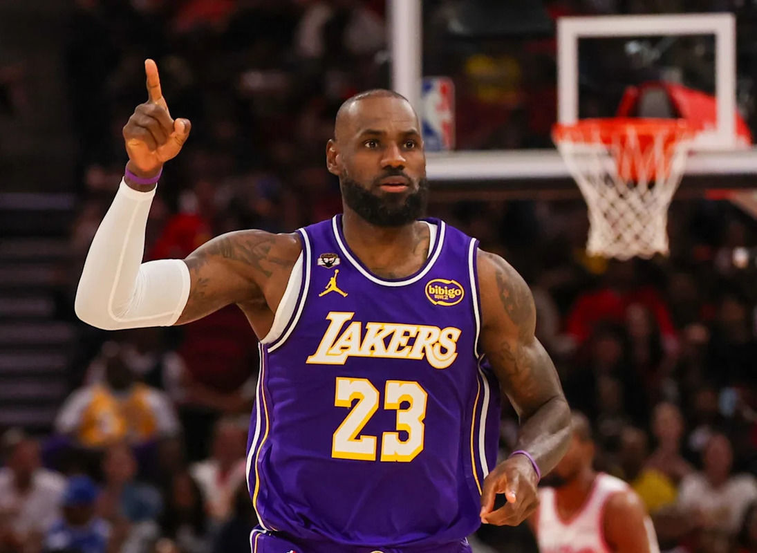 LeBron James Quebra Recordes na NBA e Consolida seu Legado