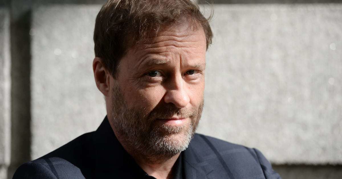 A Trama Perfeita: A Nova Obra de Ardal O?Hanlon Mistura Humor e Suspense